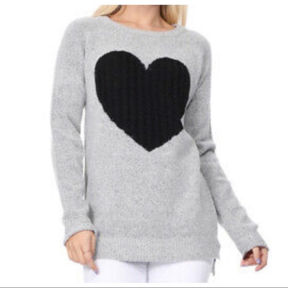 ✨ONE DAY SALE✨Beautiful Heart ❤️ Pull over sweater - Picture 4 of 4